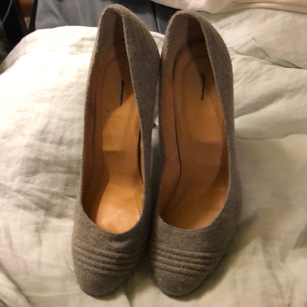 JCrew pump, wool with tortoise detail.